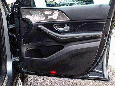 Used 2022 Mercedes-Benz GLS 450 4MATIC image 15