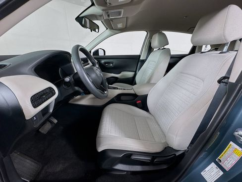 Used 2023 Honda HR-V LX image 11