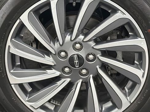 Certified 2023 Lincoln Corsair Reserve w/ Equipment Group 201A image 5