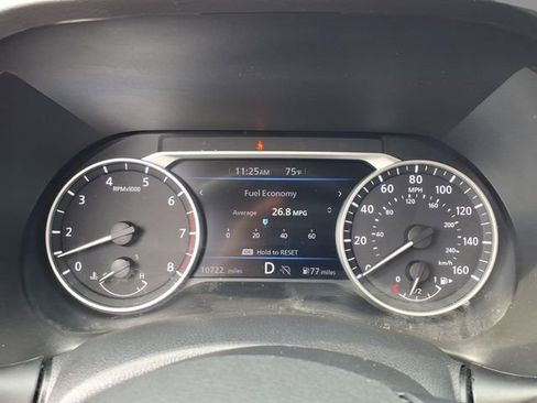 Used 2025 Nissan Sentra SR FWD image 27