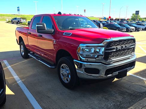 Used 2024 RAM 2500 Tradesman w/ Chrome Appearance Group AWD/4WD image 8