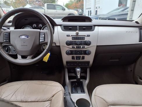 Used 2010 Ford Focus SES image 7