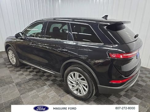 Used 2024 Lincoln Corsair AWD image 12