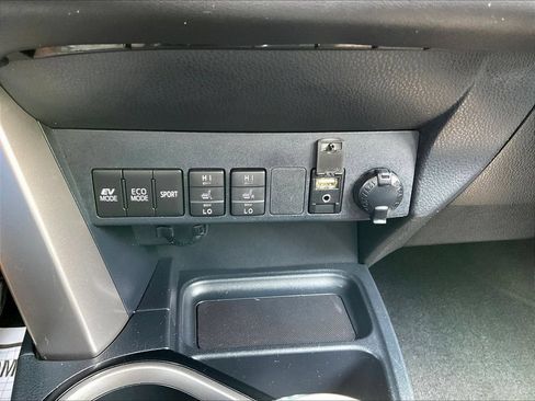Used 2017 Toyota RAV4 Limited AWD/4WD image 15