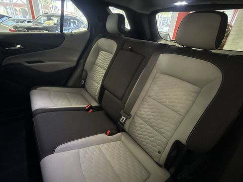 Used 2020 Chevrolet Equinox LS w/ LS Convenience Package FWD image 27