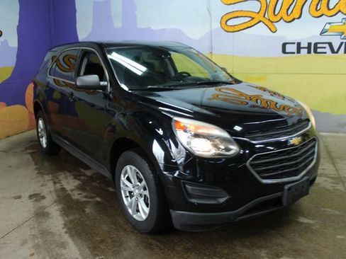 Used 2017 Chevrolet Equinox LS image 4