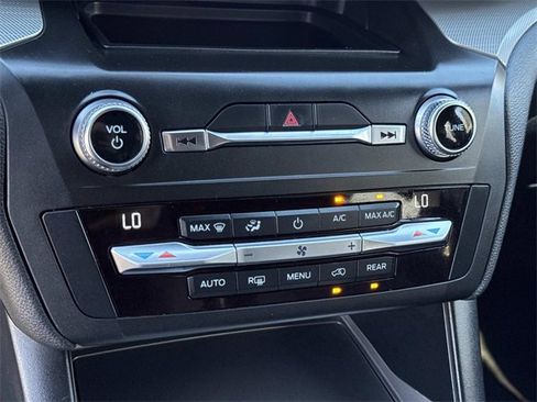 Used 2020 Ford Explorer XLT w/ Equipment Group 202A image 17