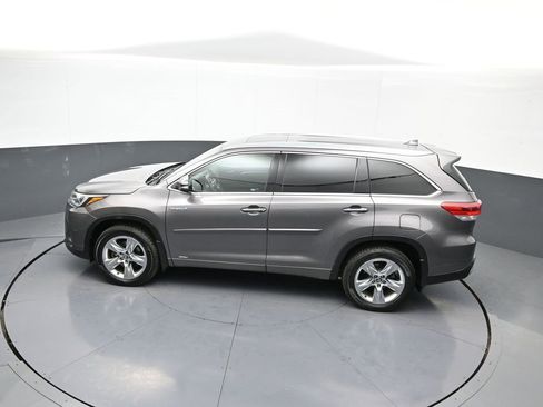 Used 2018 Toyota Highlander Limited w/ Protection Package #3 image 43