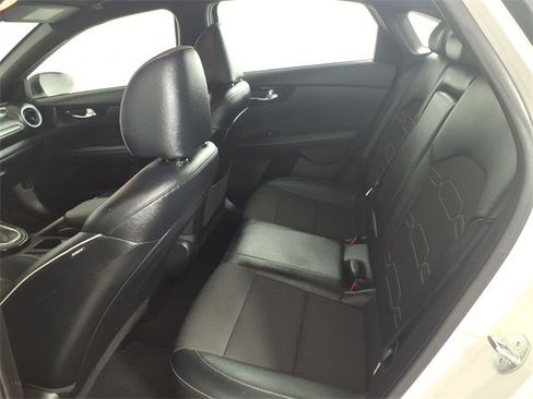 Used 2023 Kia Forte GT-Line w/ GT-Line Technology Package image 9