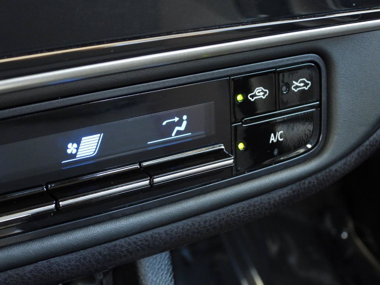 Used 2019 Toyota Corolla LE FWD image 50