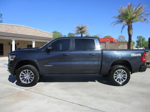 Used 2019 RAM 1500 Laramie w/ Sport Appearance Package image 19