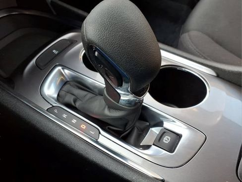Used 2022 Chevrolet Malibu LT FWD image 21