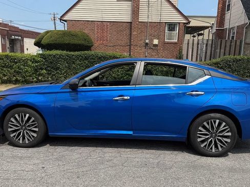 Used 2025 Nissan Altima 2.5 SV FWD image 8