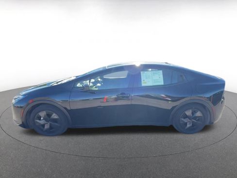 Used 2025 Toyota Prius LE image 8