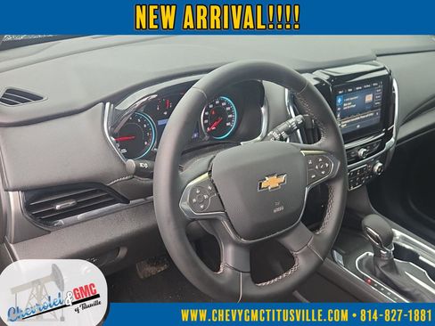 Used 2023 Chevrolet Traverse LT image 11