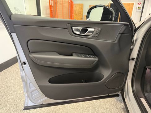 Certified 2025 Volvo XC60 B5 Plus image 21