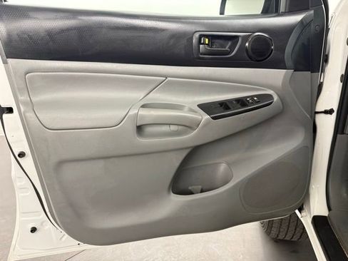 Used 2013 Toyota Tacoma PreRunner image 25