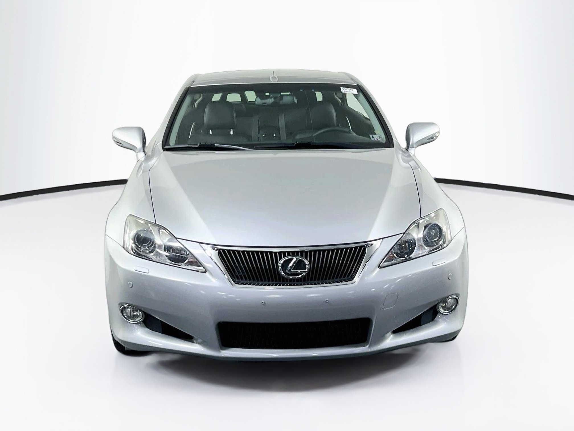 Used 2010 Lexus IS 250C w/ Luxury Pkg RWD image 2