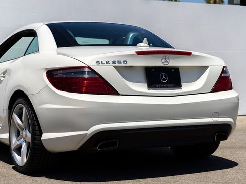 Used 2012 Mercedes-Benz SLK 250 image 8