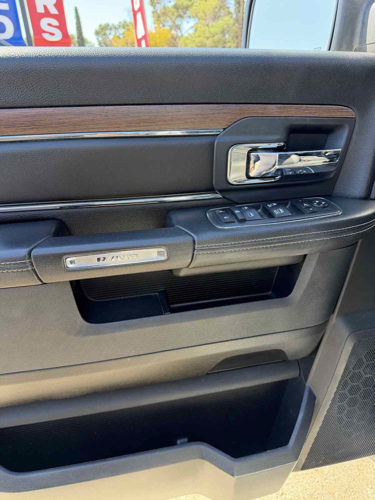 Used 2017 RAM 1500 Laramie AWD/4WD image 31