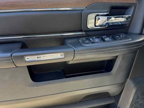 Used 2017 RAM 1500 Laramie image 31