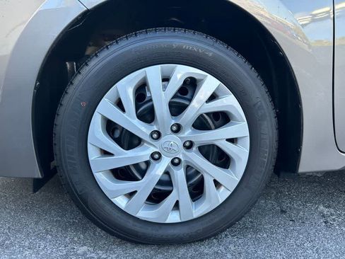 Used 2019 Toyota Corolla LE FWD image 8