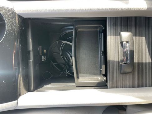 Used 2016 Honda Pilot Touring image 21