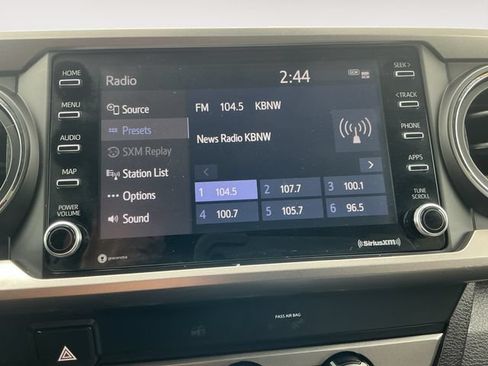 Used 2020 Toyota Tacoma SR5 AWD/4WD image 15