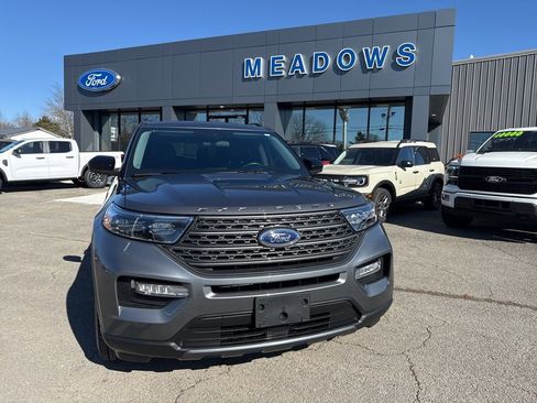 Used 2023 Ford Explorer XLT w/ Equipment Group 202A image 5