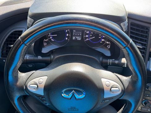 Used 2017 INFINITI QX70 2WD image 24