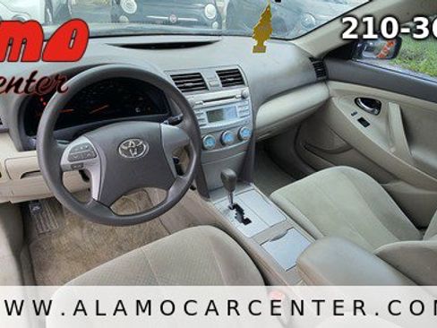 Used 2009 Toyota Camry LE FWD image 29
