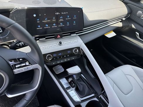 New 2026 Hyundai Elantra Limited image 27