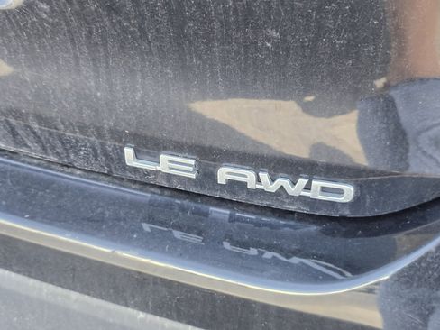 Used 2023 Toyota Highlander LE AWD/4WD image 11