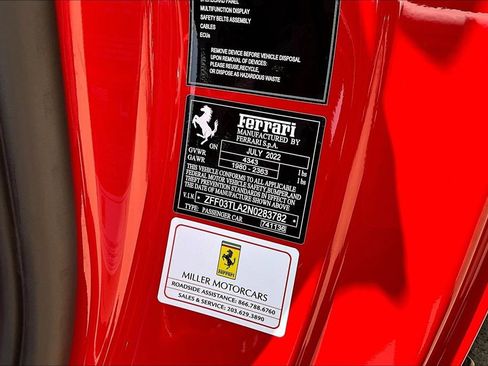 Used 2022 Ferrari 812 Competizione RWD image 17