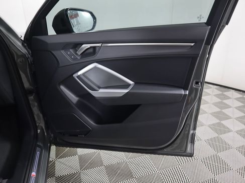 New 2025 Audi Q3 2.0T Premium image 26