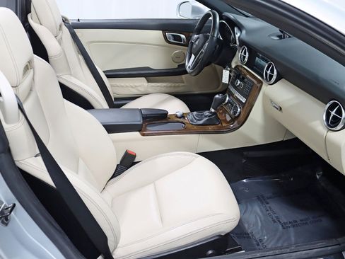 Used 2016 Mercedes-Benz SLK 350 SLK 35 Premium 3 Package image 29