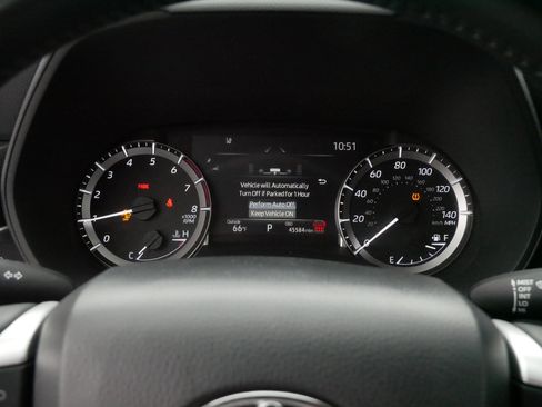 Used 2024 Toyota Highlander LE image 22