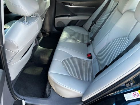 Used 2018 Toyota Camry SE image 14