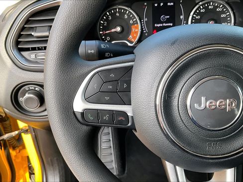 Used 2023 Jeep Renegade Latitude AWD/4WD image 23