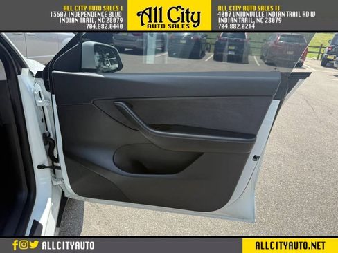 Used 2021 Tesla Model Y Long Range AWD/4WD image 22