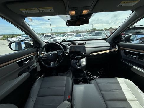 Used 2018 Honda CR-V Touring image 10