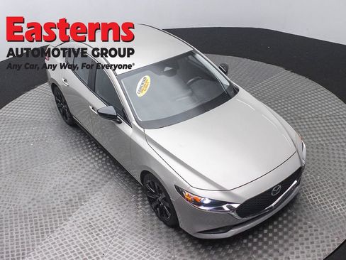 Used 2024 MAZDA MAZDA3 s FWD image 3