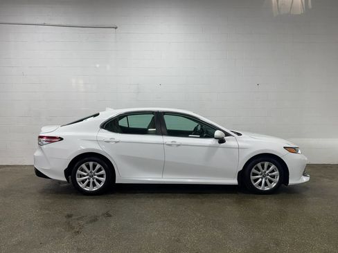 Used 2019 Toyota Camry LE FWD image 2