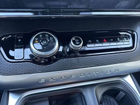 New 2025 Ford Expedition Max Platinum w/ Stealth Appearance Package image 20