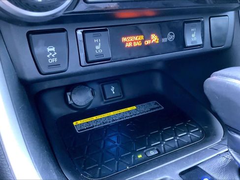 Used 2020 Toyota RAV4 XSE AWD/4WD image 34