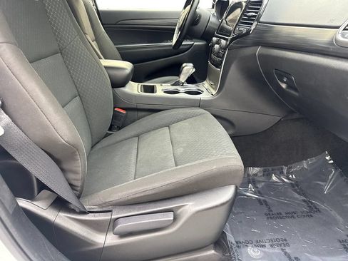 Used 2022 Jeep Grand Cherokee Laredo E AWD/4WD image 45