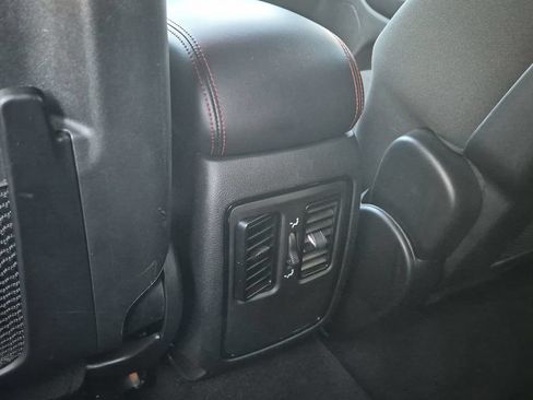 Used 2025 Dodge Durango GT AWD/4WD image 33