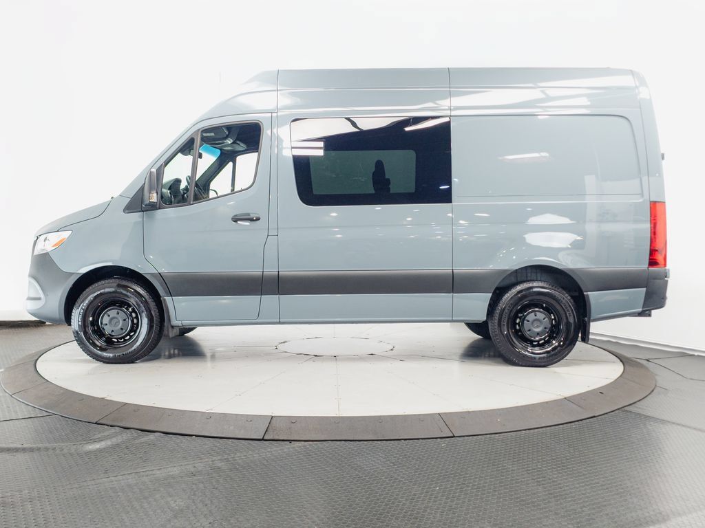 Used 2025 Mercedes-Benz Sprinter 2500 image 4