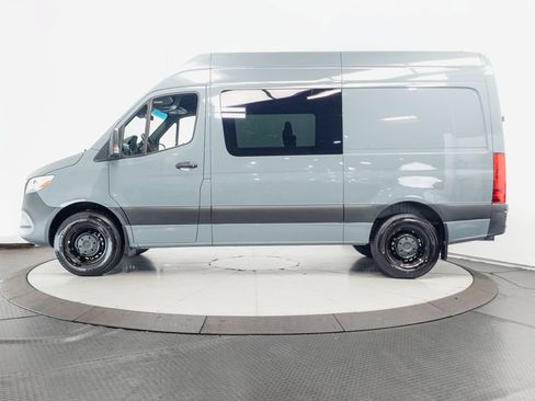 Used 2025 Mercedes-Benz Sprinter 2500 image 4