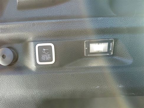 Used 2023 Jeep Grand Cherokee L Limited image 27